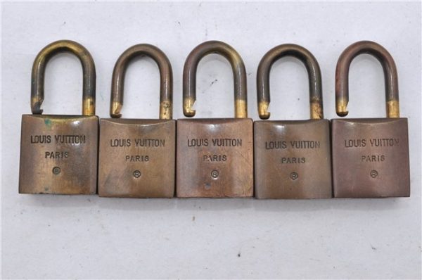 Authentic Louis Vuitton Padlock 10Set Old Model LV 5129D Supply